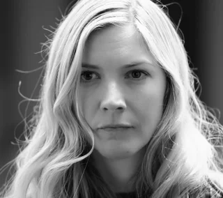 Lisa Faulkner height profile photo
