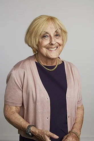 Lisa Jardine height profile photo