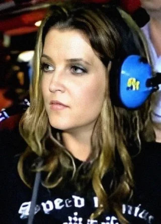 Lisa Marie Presley height profile photo