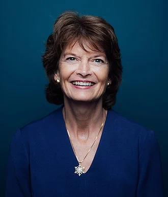 Lisa Murkowski height profile photo