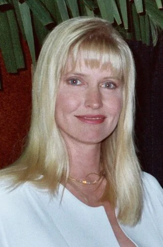 Lisa Niemi height profile photo