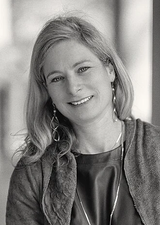 Lisa Randall height profile photo