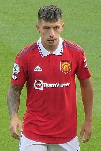 Lisandro Martínez height profile photo