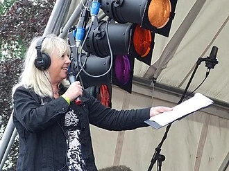 Liz Kershaw height profile photo