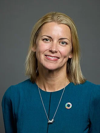 Liz Sugg, Baroness Sugg height profile photo