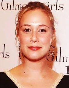 Liza Weil height profile photo