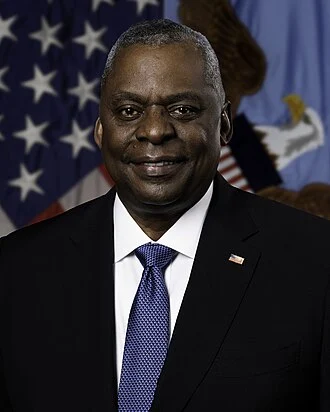 Lloyd Austin height profile photo