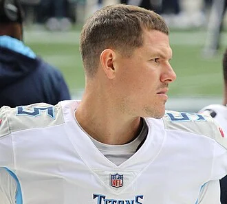 Logan Woodside height profile photo