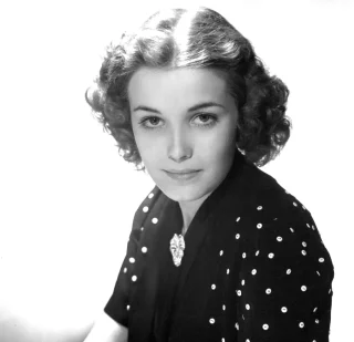 Lois Collier height profile photo