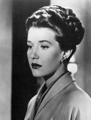 Lois Maxwell height profile photo