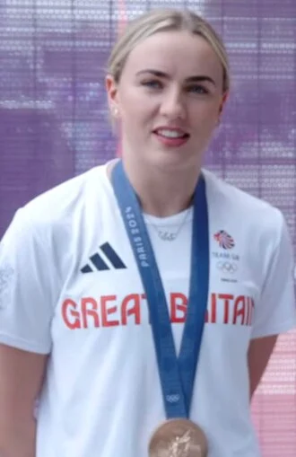 Lois Toulson height profile photo