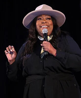 Loni Love height profile photo