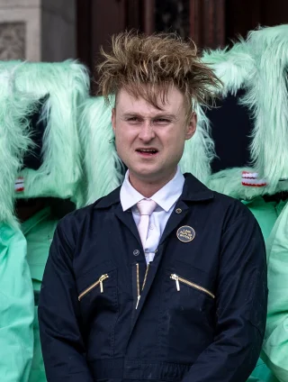 Look Mum No Computer height profile photo
