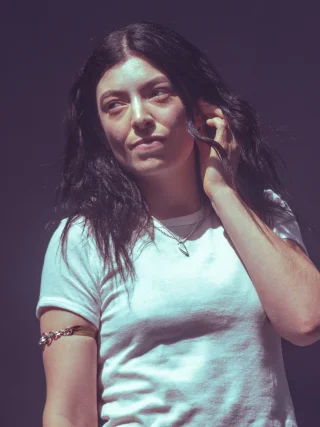 Lorde height profile photo