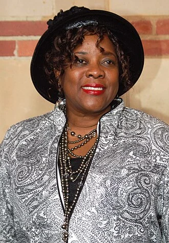 Loretta Devine height profile photo