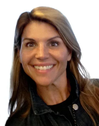 Lori Loughlin height profile photo
