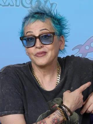 Lori Petty height profile photo