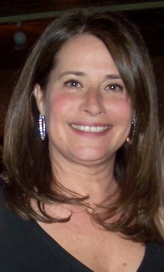 Lorraine Bracco height profile photo