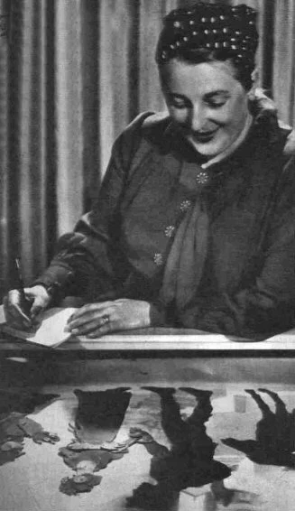 Lotte Reiniger height profile photo