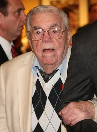 Lou Duva height profile photo