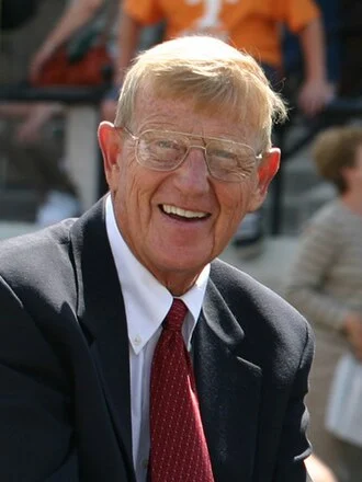 Lou Holtz height profile photo
