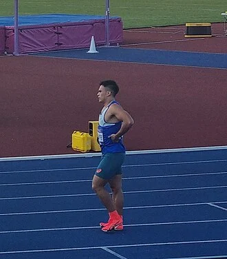 Louie Hinchliffe height profile photo