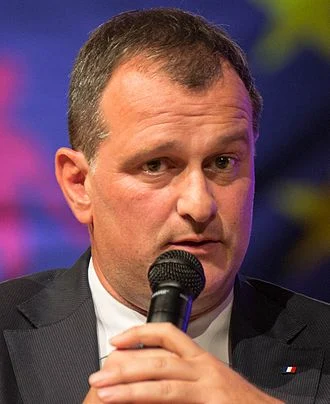 Louis Aliot height profile photo