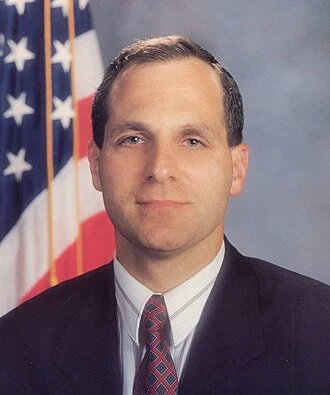 Louis Freeh height profile photo