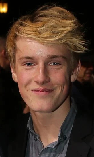 Louis Hofmann height profile photo