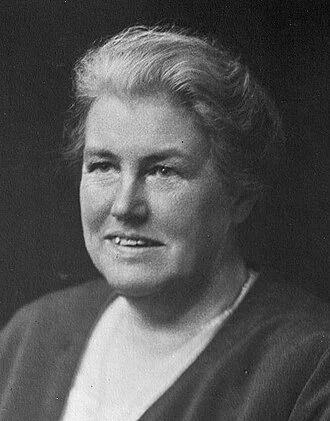 Louisa Aldrich-Blake height profile photo