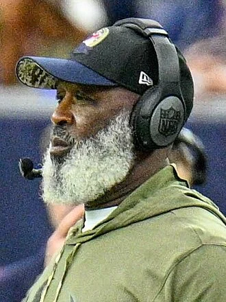 Lovie Smith height profile photo