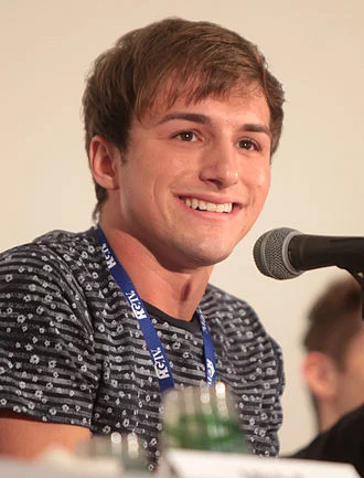 Lucas Cruikshank height profile photo