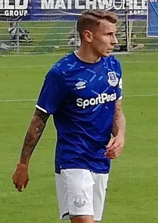 Lucas Digne height profile photo