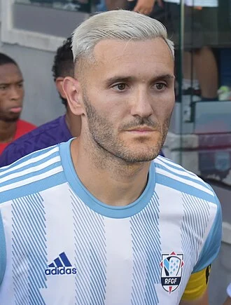 Lucas Pérez height profile photo