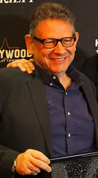 Lucian Grainge height profile photo