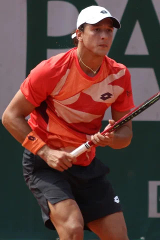 Luciano Darderi height profile photo