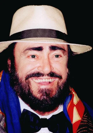 Luciano Pavarotti height profile photo