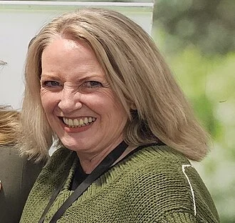 Lucinda Cowden height profile photo
