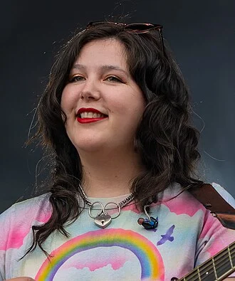 Lucy Dacus height profile photo