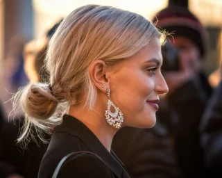Lucy Fallon height profile photo
