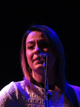 Lucy Spraggan height profile photo