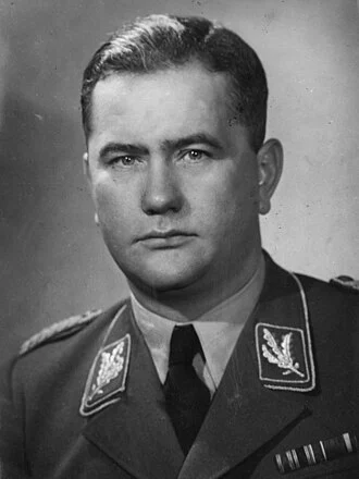 Ludwig Fischer height profile photo