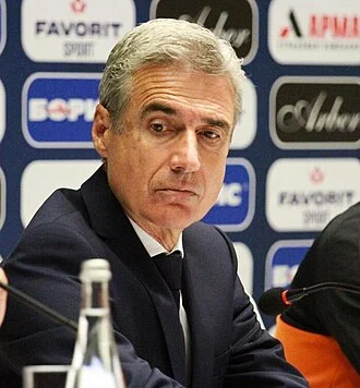 Luís Castro (footballer, born 1961) height profile photo