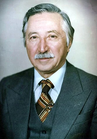 Luis Corvalán height profile photo