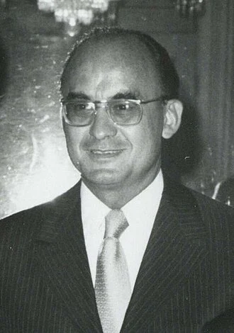 Luis Echeverría height profile photo