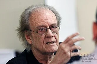 Luis Eduardo Aute height profile photo