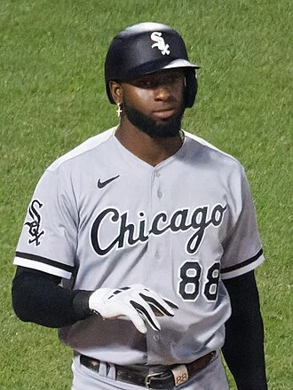 Luis Robert Jr. height profile photo