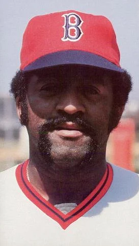 Luis Tiant height profile photo