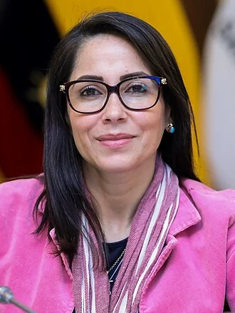 Luisa González height profile photo