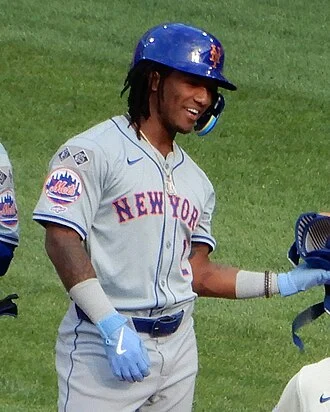 Luisangel Acuña height profile photo
